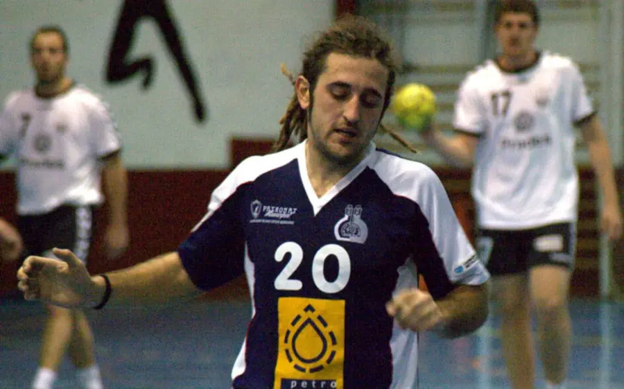 Falguera, màxim golejador del partit per part local.