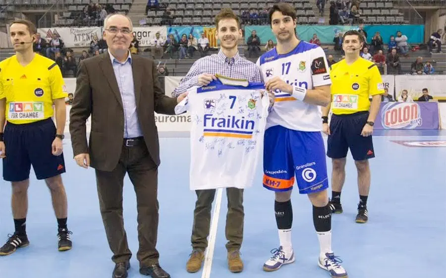 Homenatge a Albert López (Fari) abans de començar el partit de Copa EHF
