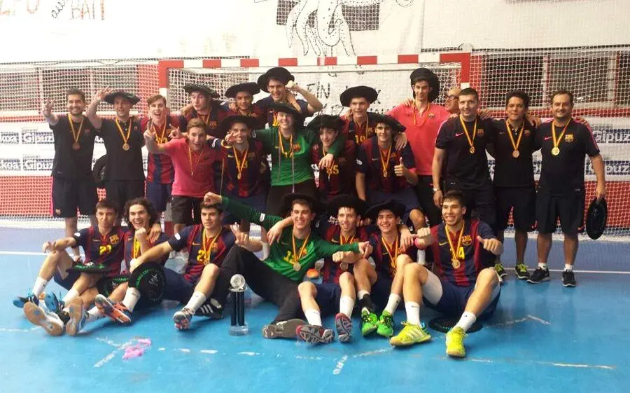 El Juvenil del Barça celebrant el títol estatal a Zumaia
