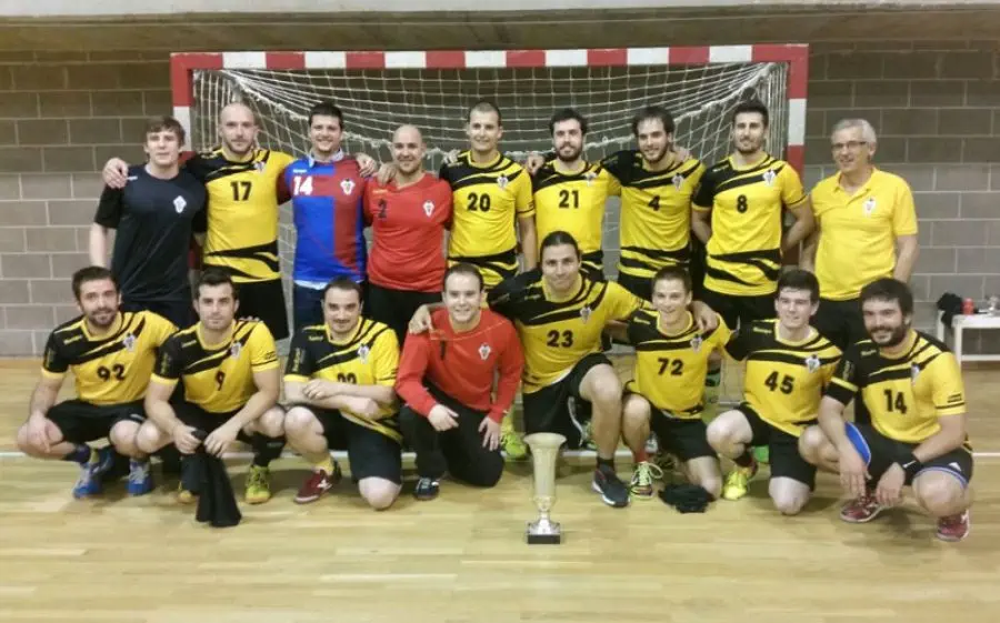 L'equip del Joventut Atlètic celebrant el títol