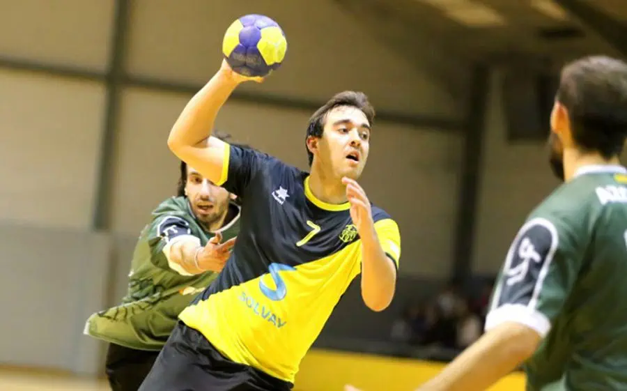 El Martorell continua líder del grup A