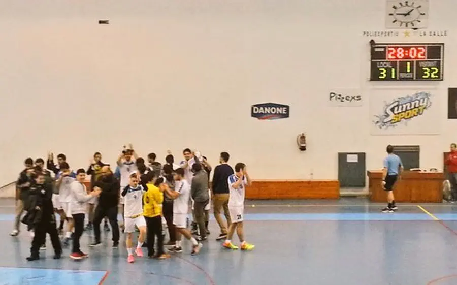 L'Aula va imposar-se en el derbi per la mínima