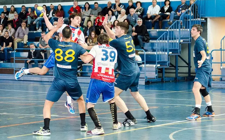 El Sant Joan Despí va topar amb la forta defensa cambrilenca