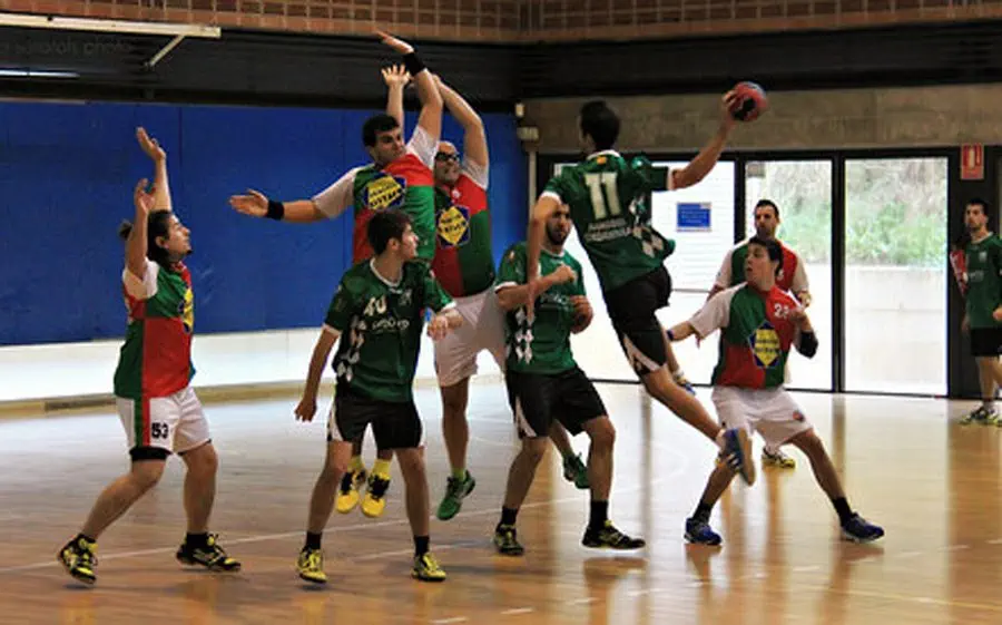 El pavelló de Guiera rep un dels millors partits de la 2a jornada