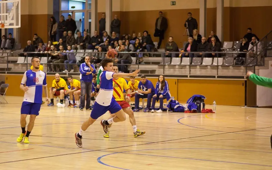 El pavelló de Can Balsach rep el partit de la jornada