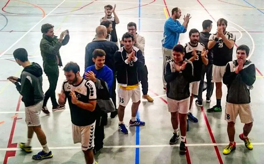 L'Aula pateix, però guanya i es queda sol
