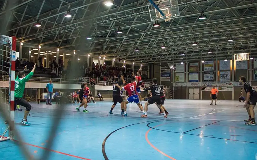 El Garbí Arena de Palafrugell rep el botxí del líder