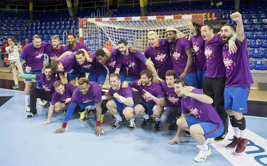 El Barça celebrant la Lliga Loterías Asobal 2016-17