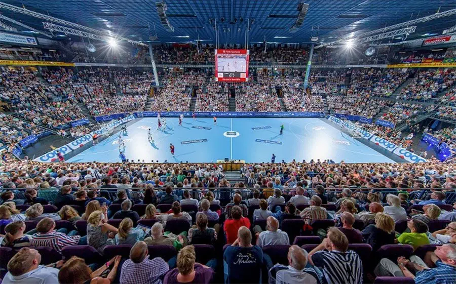 L'Sparkassen Arena de Kiel rep un Barça afamat
