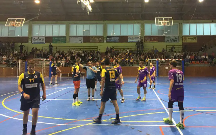 El Calella pot celebrar el títol al seu pavelló