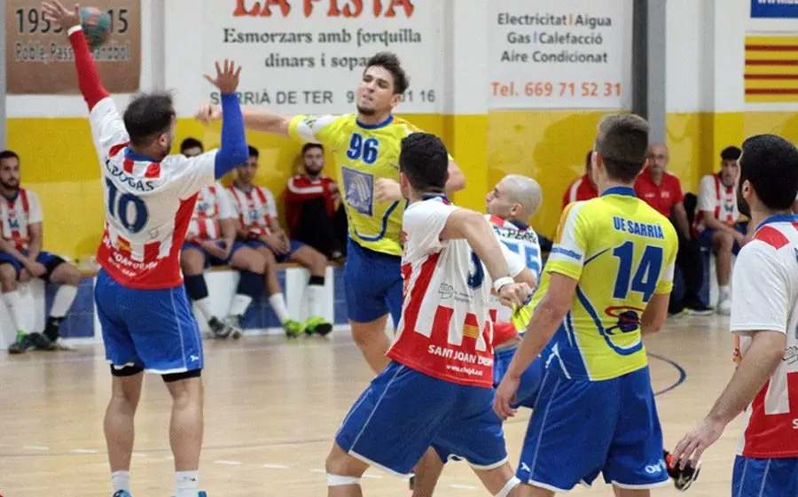 Imatge del darrer partit jugat pel Sarrià B a casa