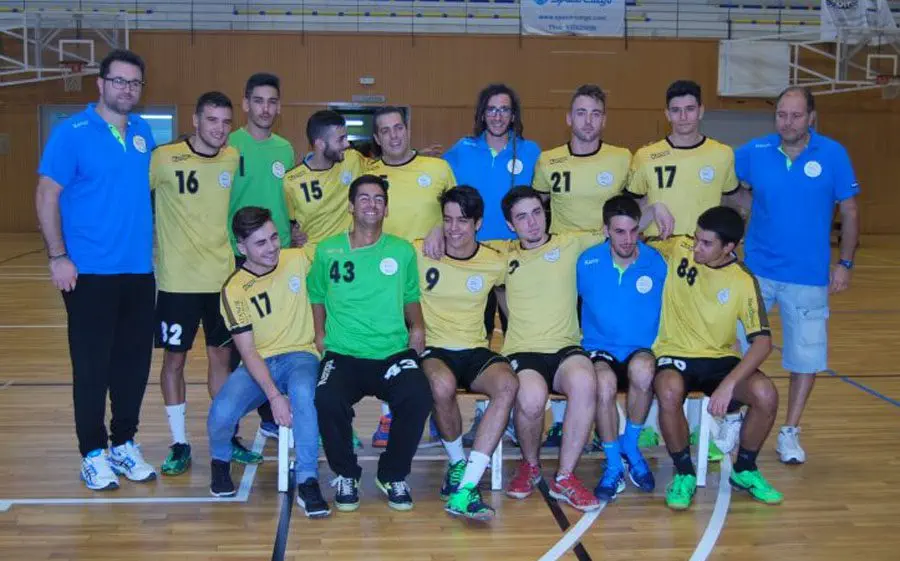 El Castelldefels líder del grup A