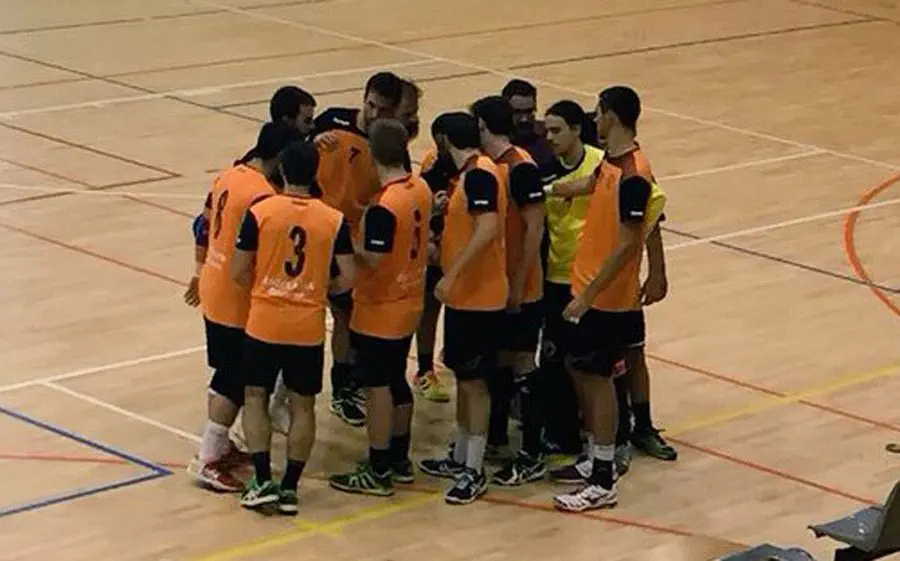 L'Escola Pia és el líder solitari del grup A