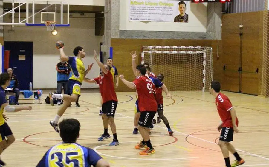 Bon partit a Fornells (imatge del partit contra La Llagosta)