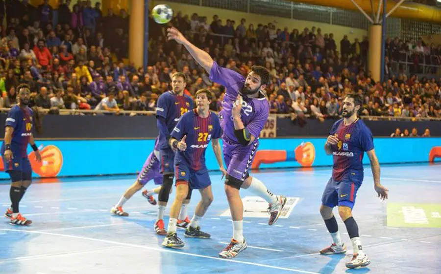El Barça s'ha deixat un punt en un pavelló ple de gom a gom