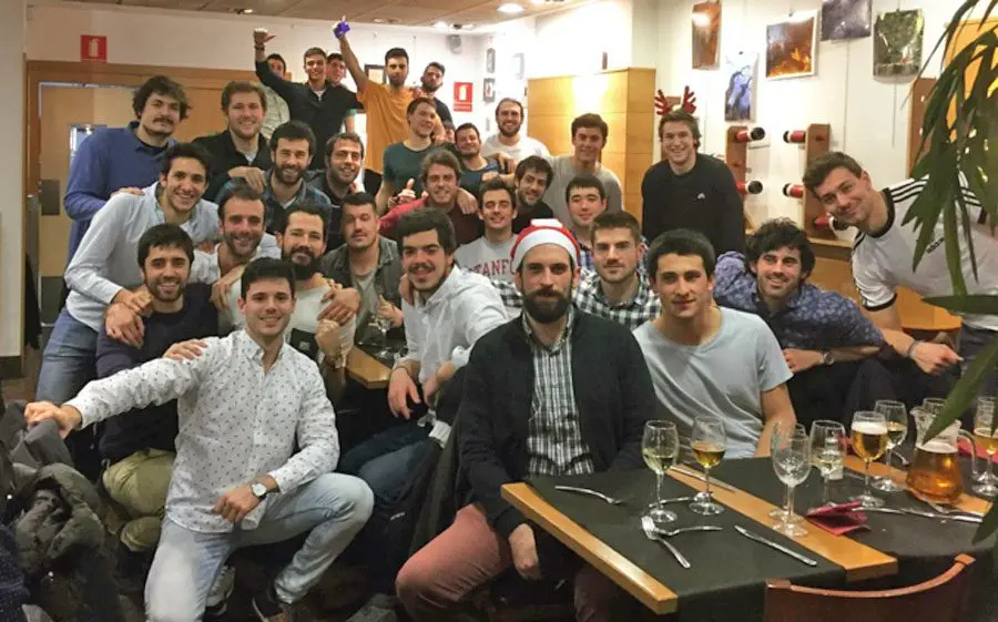 El jugadors de la Salle celebrant el títol de campió d'hivern