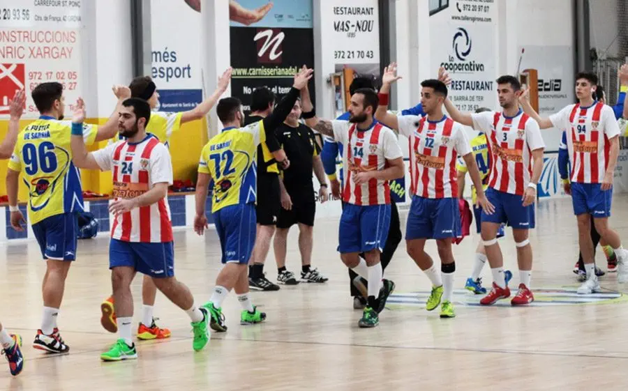 Els dos equips en l'enfrontament de Sarrià