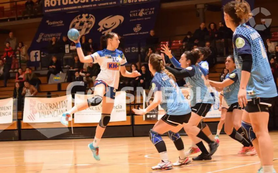 Lora Sarandeva en acció al Cabanyal
