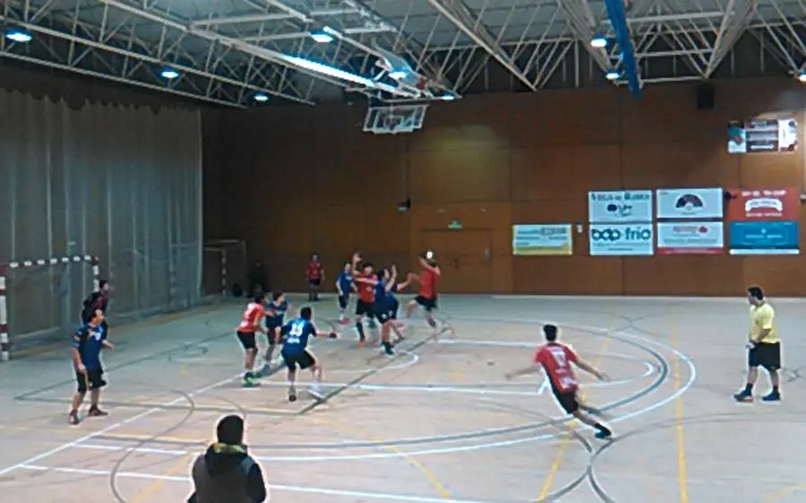 El pavelló de Sant Pere de Ribes viurà un partit de rivalitat