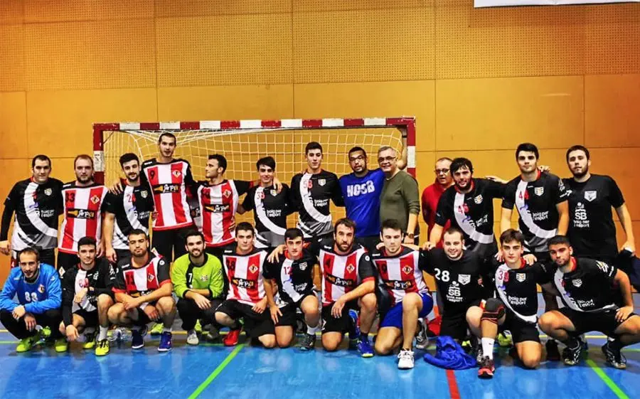 Els dos equips al final del partit