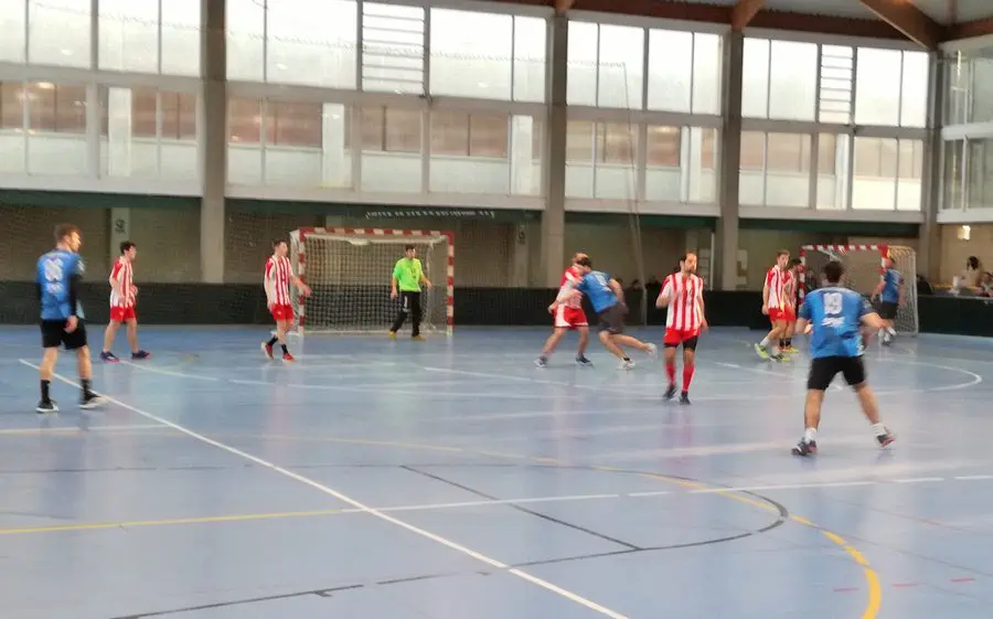 El pavelló de Cardedeu viurà un interessant derbi vallesà (imatge del partit contra Llavaneres At.)