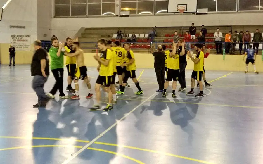 La Garriga acomiadant-se després de la seva classificació per a la final
