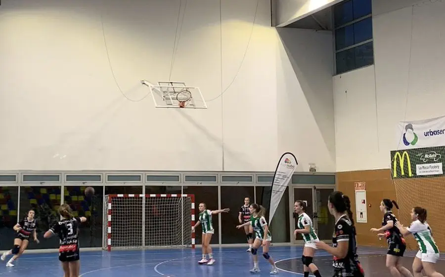 Empat a La Roca que dona un punt més d'avantatge al líder