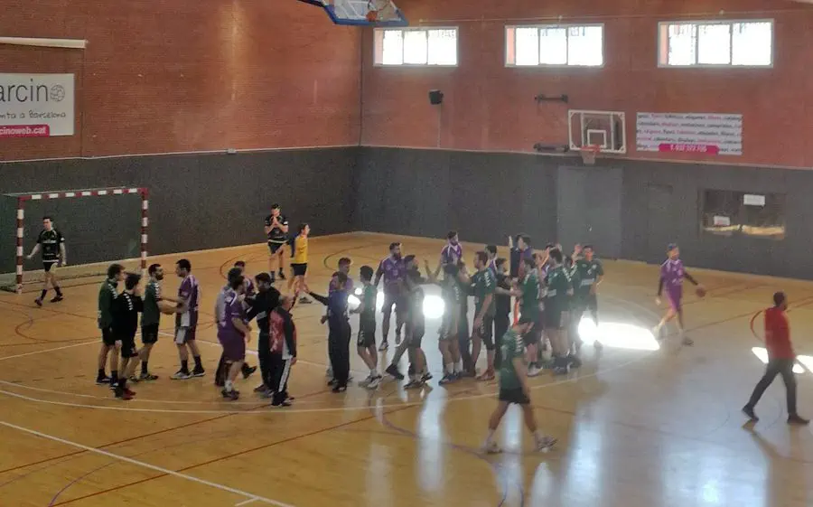 El "Valldu" va conquerir la Verneda i és nou líder del grup B