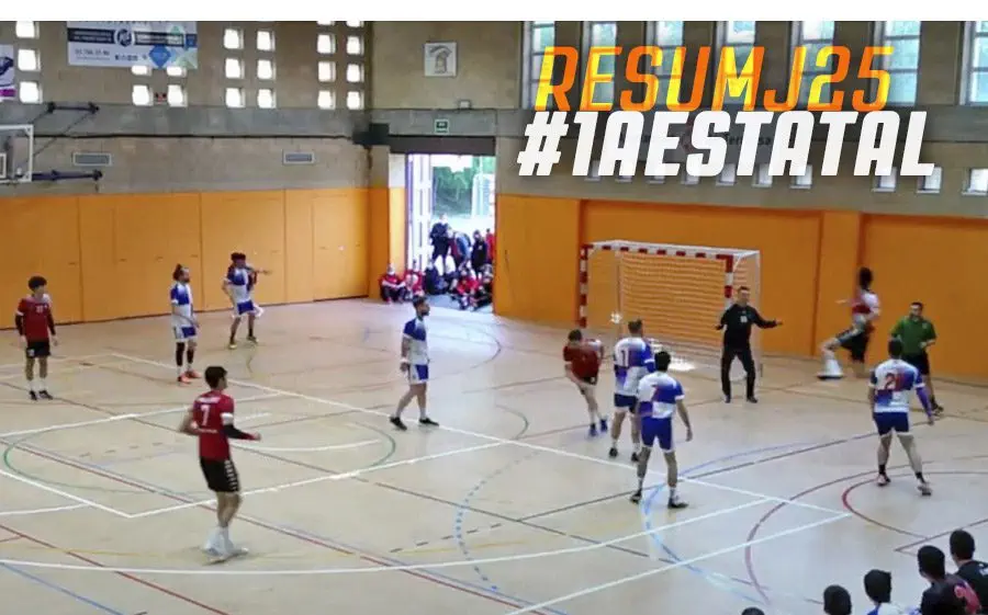 Carles Serrano marcant un dels seus gols des de l'extrem dret