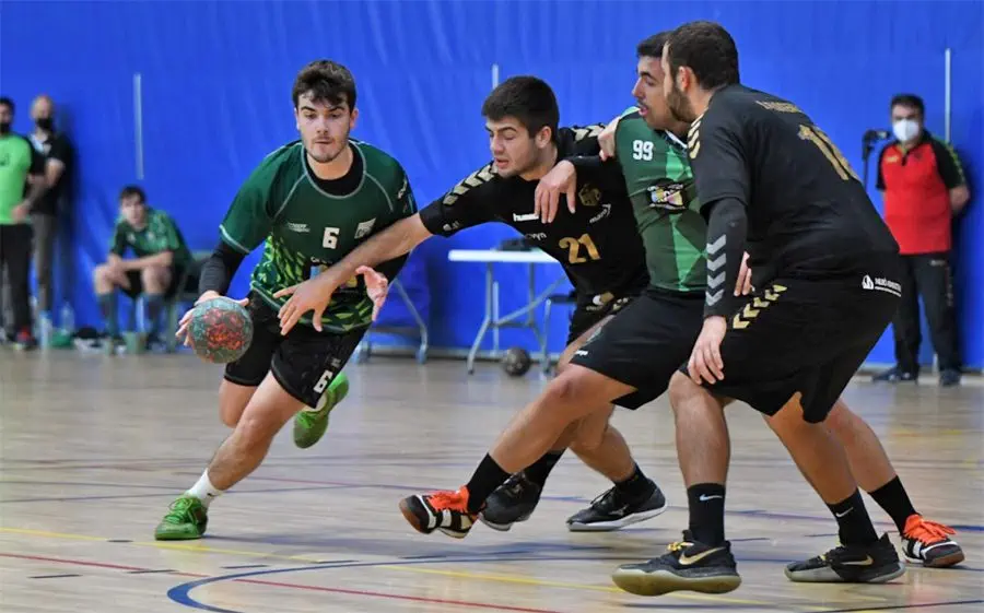 El Martorell va guanyar a la pista del Cerdanyola i és líder del grup A