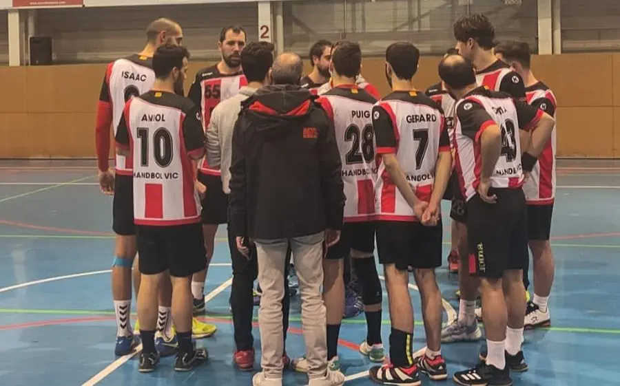 El líder del grup B, l'Handbol Vic, va guanyar davant el Pau Casals