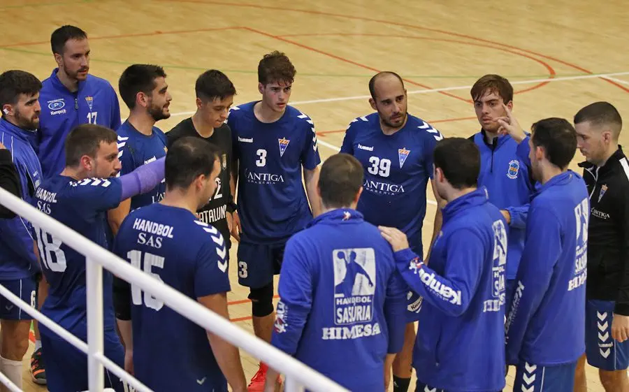 El Súria en un temps mort en el partit de la primera volta a Montcada