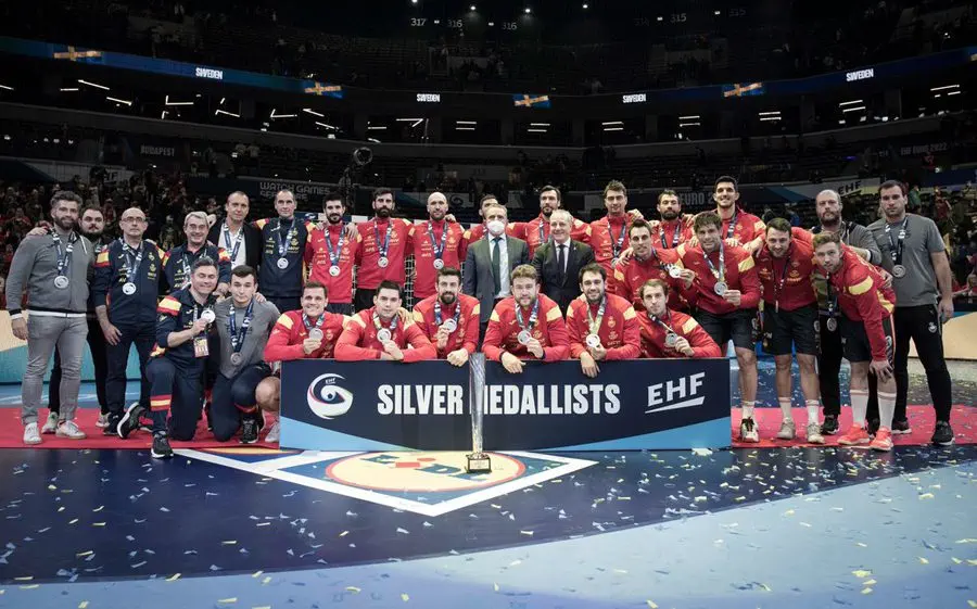 La selecció espanyola s'ha hagut de conformar amb una valuosíssima medalla de plata
