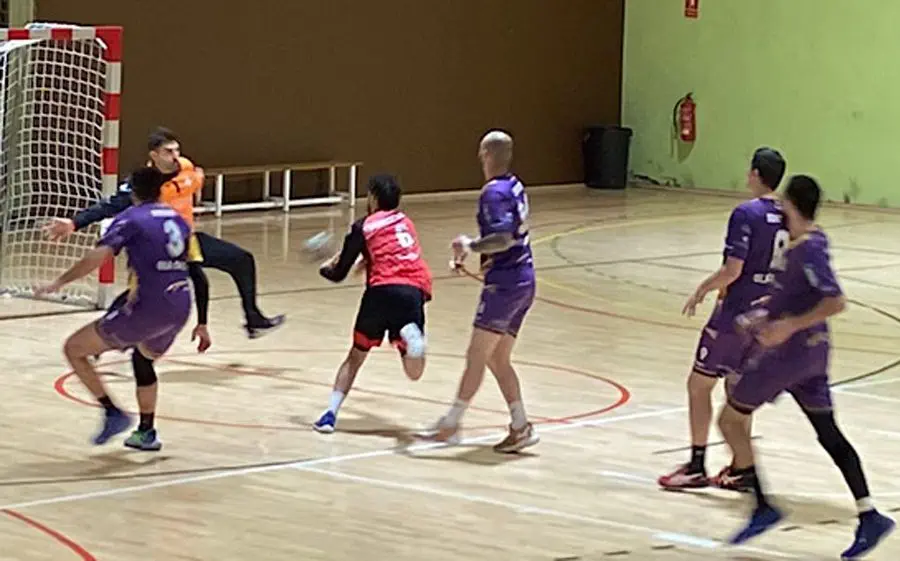 Imatge del partit jugat a Calella, amb empat en la visita de la Coope Sant Boi