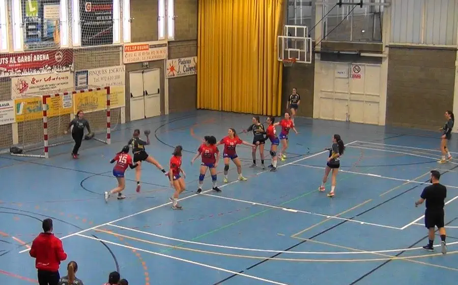 El líder, Terrassa, visita la complicada pista del Garbí de Palafrugell