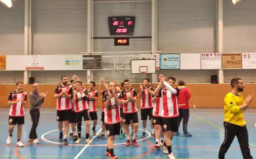 L'Handbol Vic pot celebrar l'ascens a 2a
