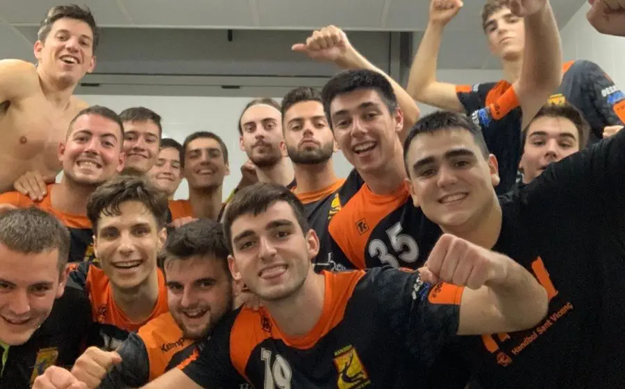 El Sant Vicenç B lidera el grup B
