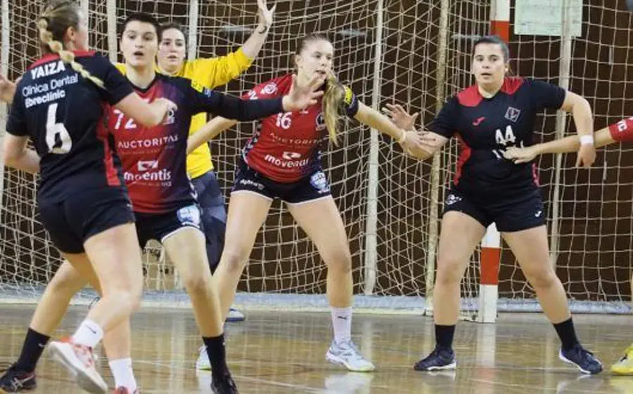 Imatge del partit més igualat de la jornada, el Sant Cugat - Ampolla
