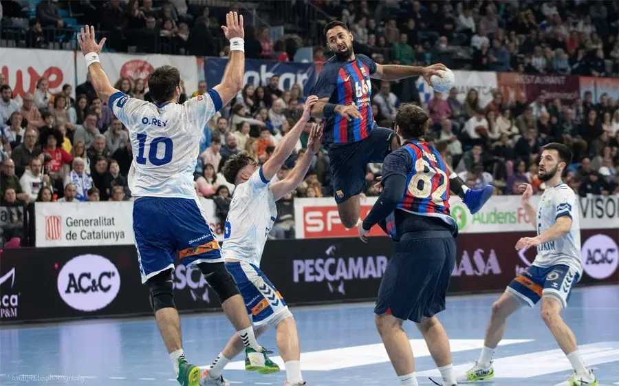 Melvyn Richradson va ser el màxim golejador en un derbi amb gran ambient a les grades