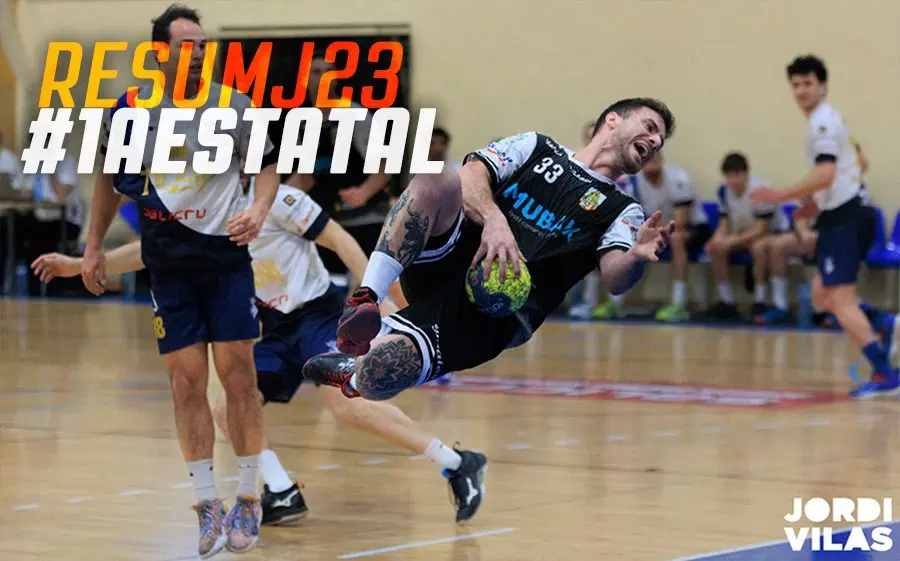 Guillem Castillo en una espectacular acció del partit de la jornada