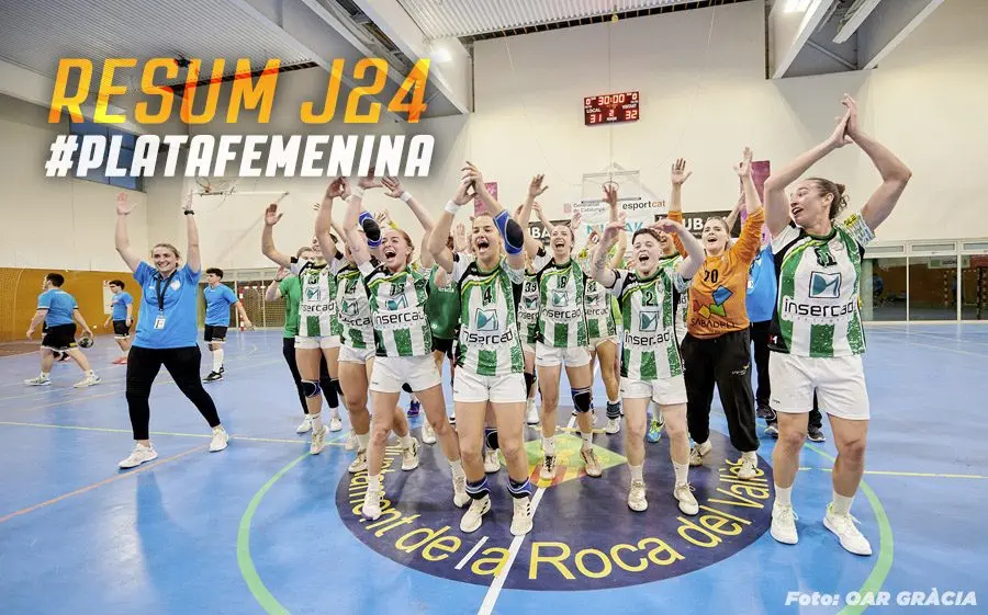 L'OAR Gràcia celebrant la classificació per les Fases, a la pista de La Roca