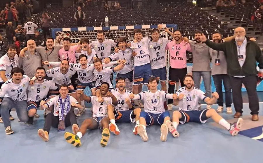 L'equip del Fraikin Granollers al final del memorable partit