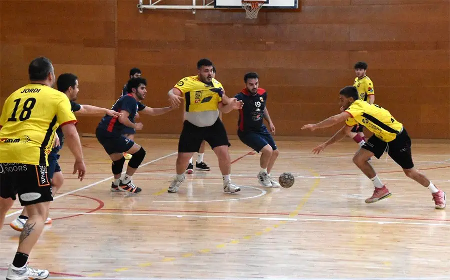 Imatge del duel entre els dos primers classificats