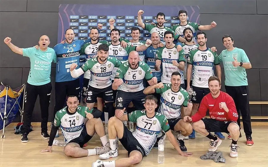 El Novás de Teixidor (77) i Moreno (18), seeueix segueix aspirant a l'ascens