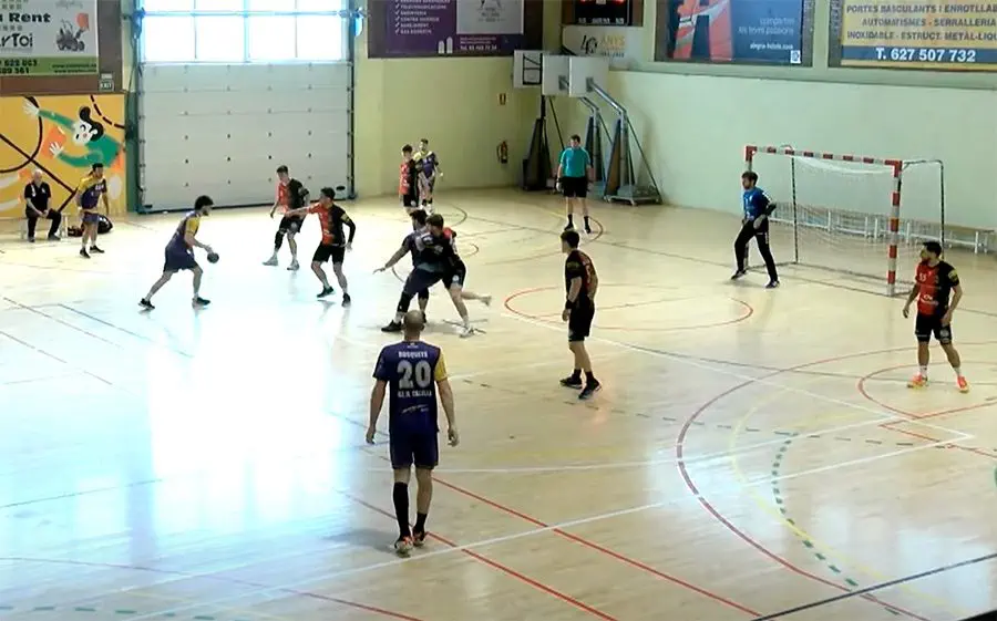 Imatge del Calella - Sant Cugat B que va tancar la lliga de la temporada passada