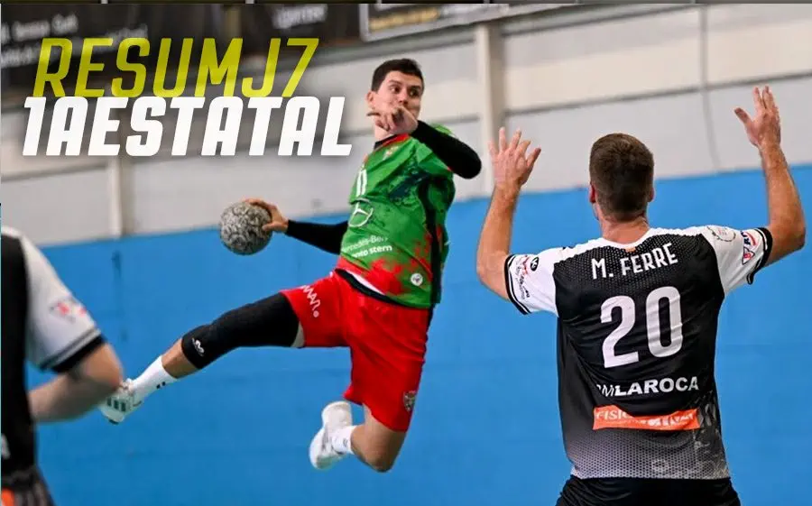 Alejandro Rodríguez en el moment de fer l'últim llançament que entraria a porteria, però no seria concedit com a gol