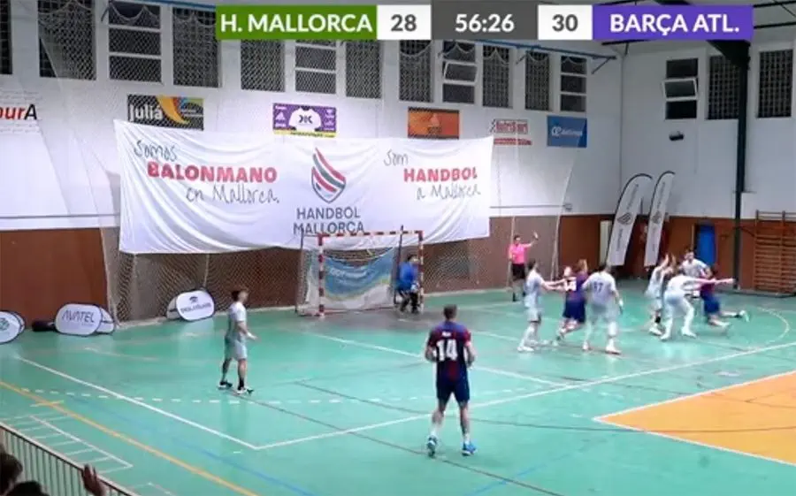 Pau Morer en el moment de marcar el 28-31 que remuntarien els mallorquins