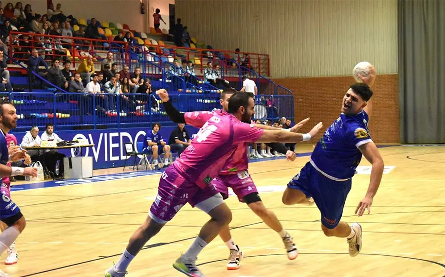 Imatge del partit jugat per l'Oviedo a casa aquesta temporada contra Antequera
