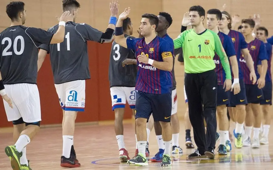 Imatge de les salutacions del partit de fa cinc temporades