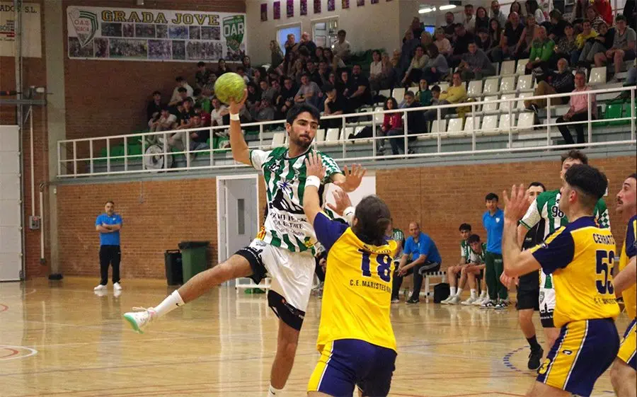 En el primer partit d'aquesta fase l'OAR Gràcia Júnior es va exhibir al seu pavelló
